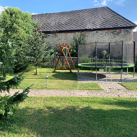 Villa Lypche Bešeňová Exteriör bild