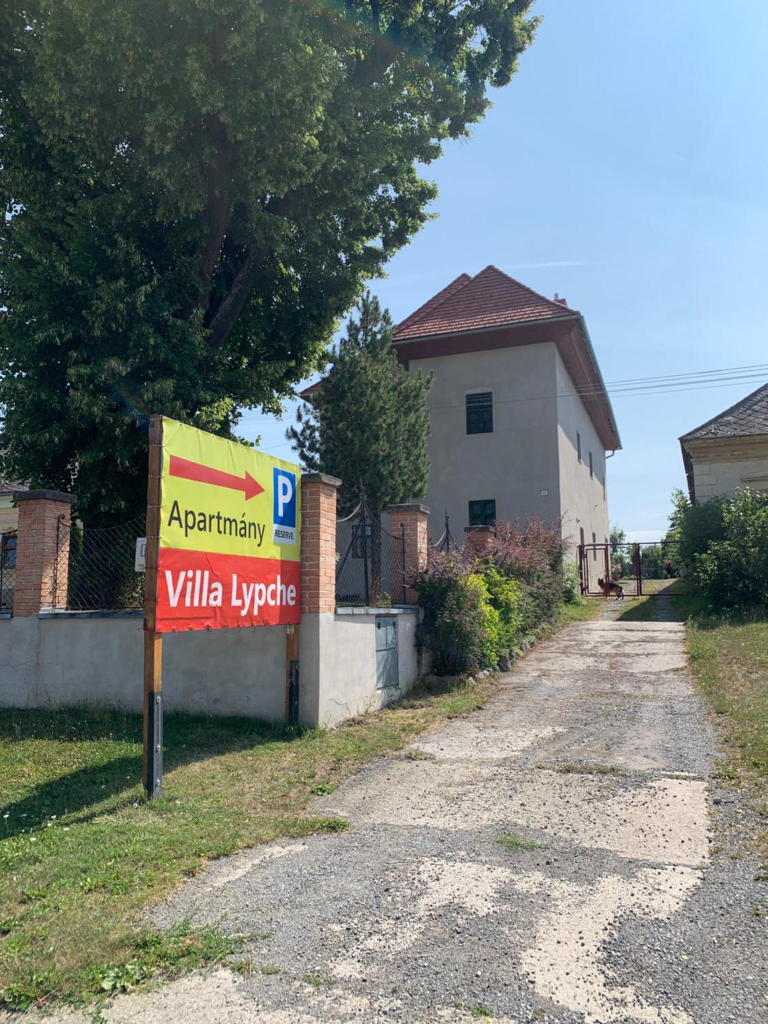 Villa Lypche Bešeňová Exteriör bild