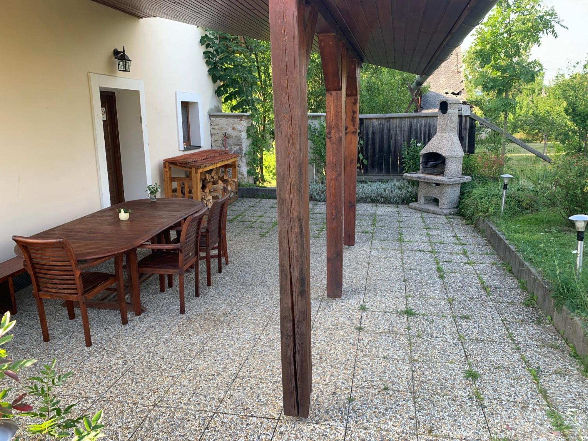 Villa Lypche Bešeňová Exteriör bild