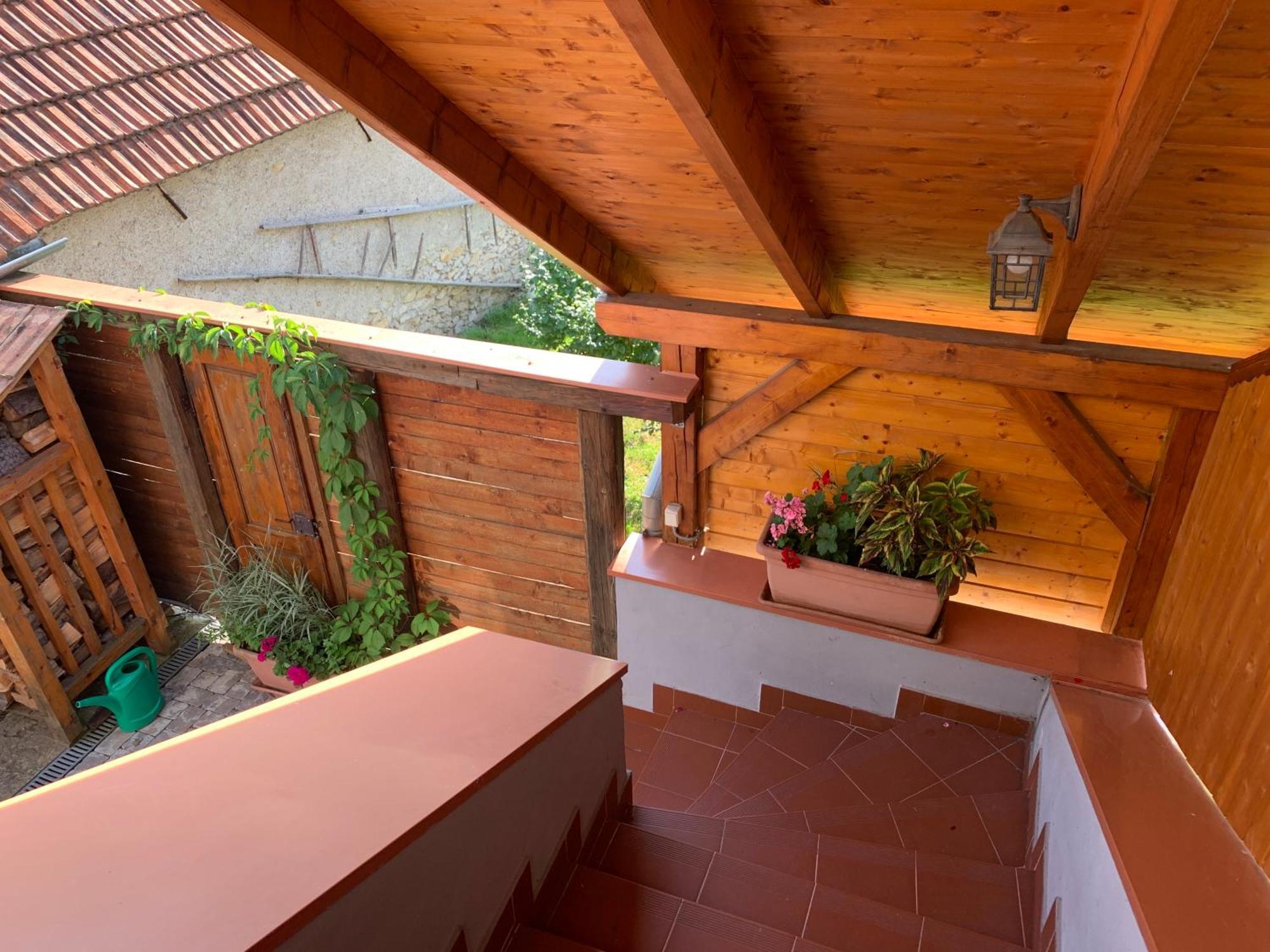 Villa Lypche Bešeňová Exteriör bild