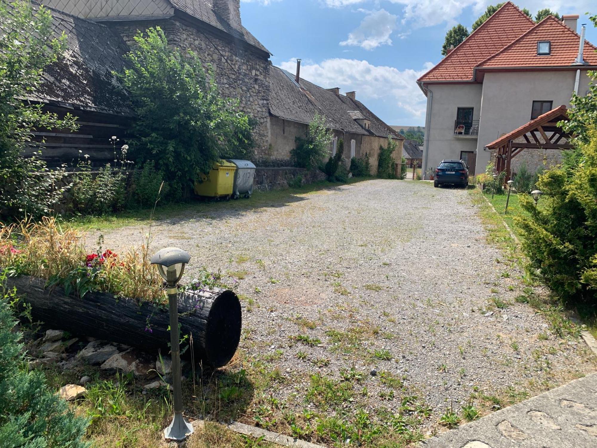 Villa Lypche Bešeňová Exteriör bild