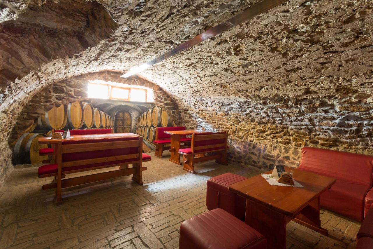 Villa Lypche Bešeňová Exteriör bild